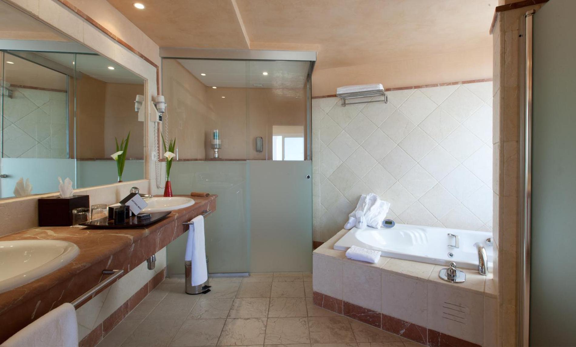 Suite with Private Pool,1307060746:JPEG