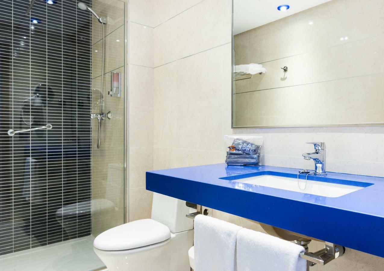 Habitación Doble Superior con balcón (3 adultos)