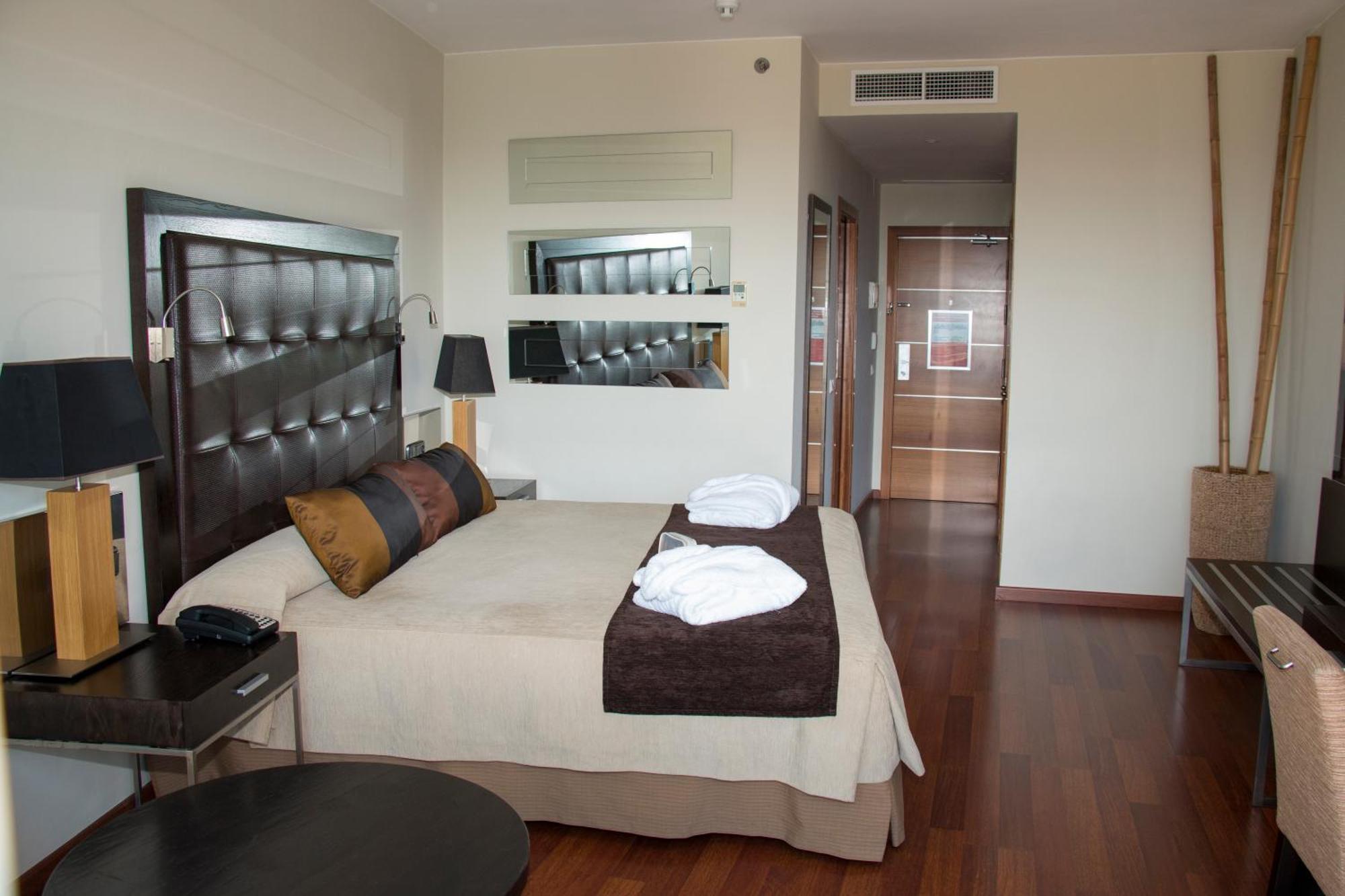 Deluxe Double Room with Sea View,1307058328:JPEG